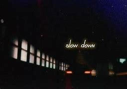 Arti Lirik Lagu Slow Down Laufey